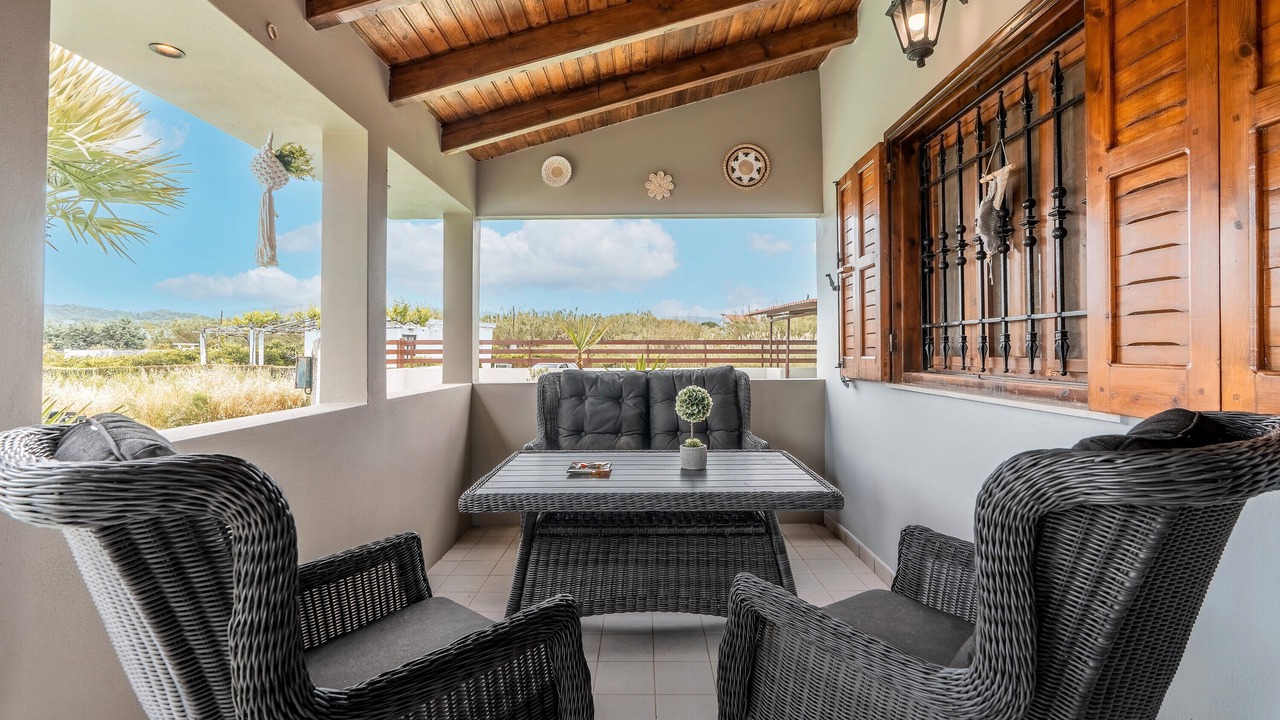 Photo of Patio Balcony in Theologos