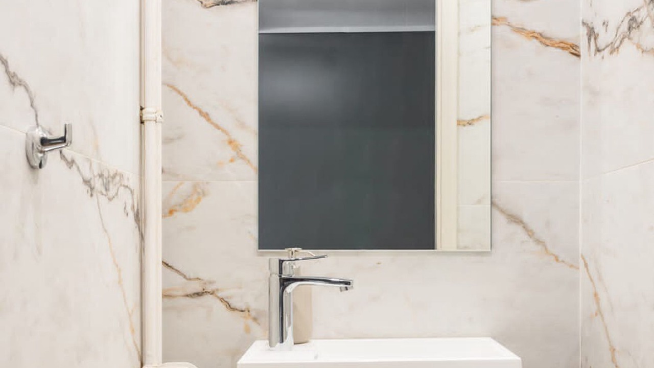 Photo of Bathroom in Alimos