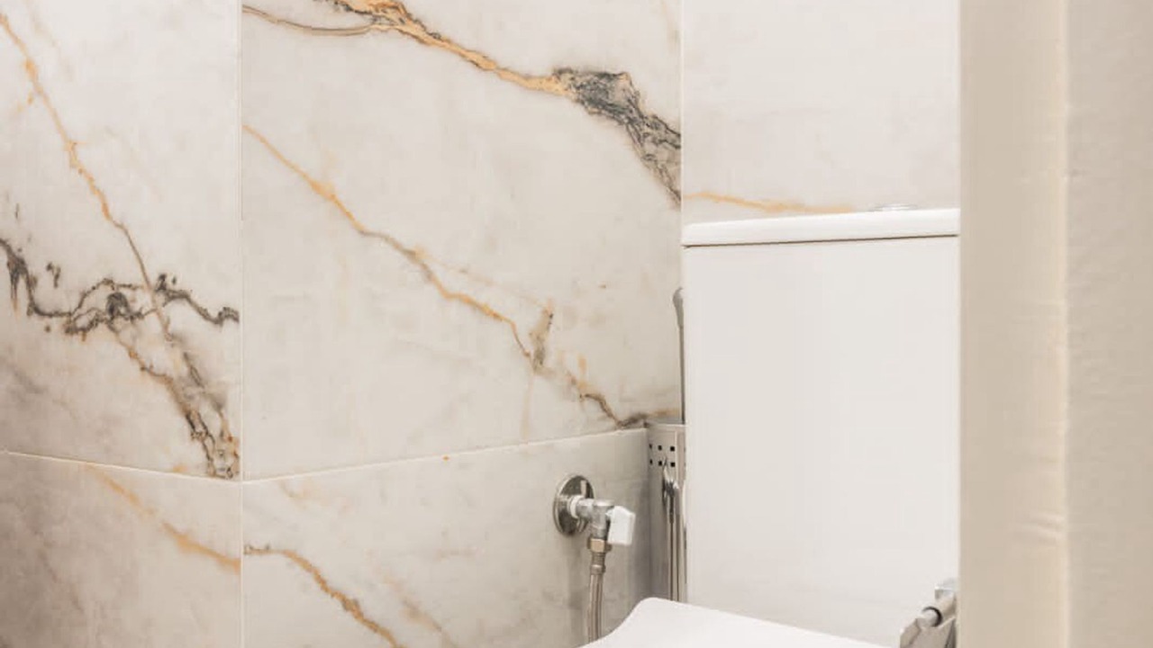 Photo of Bathroom in Alimos