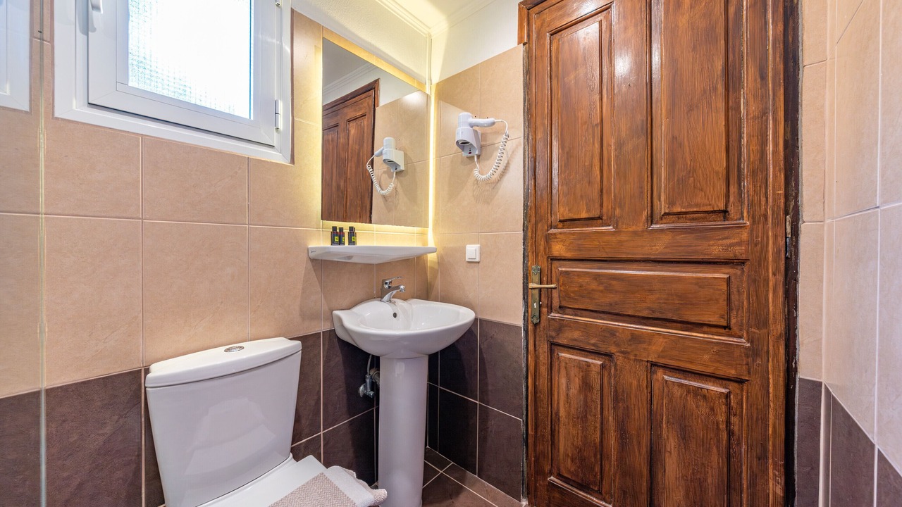 Photo of Bathroom in Pirgi