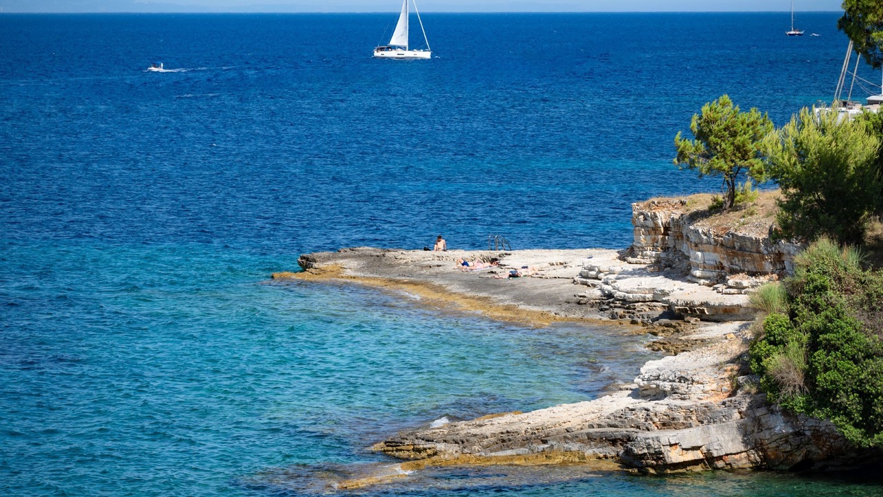 Photo of Others in Gaios