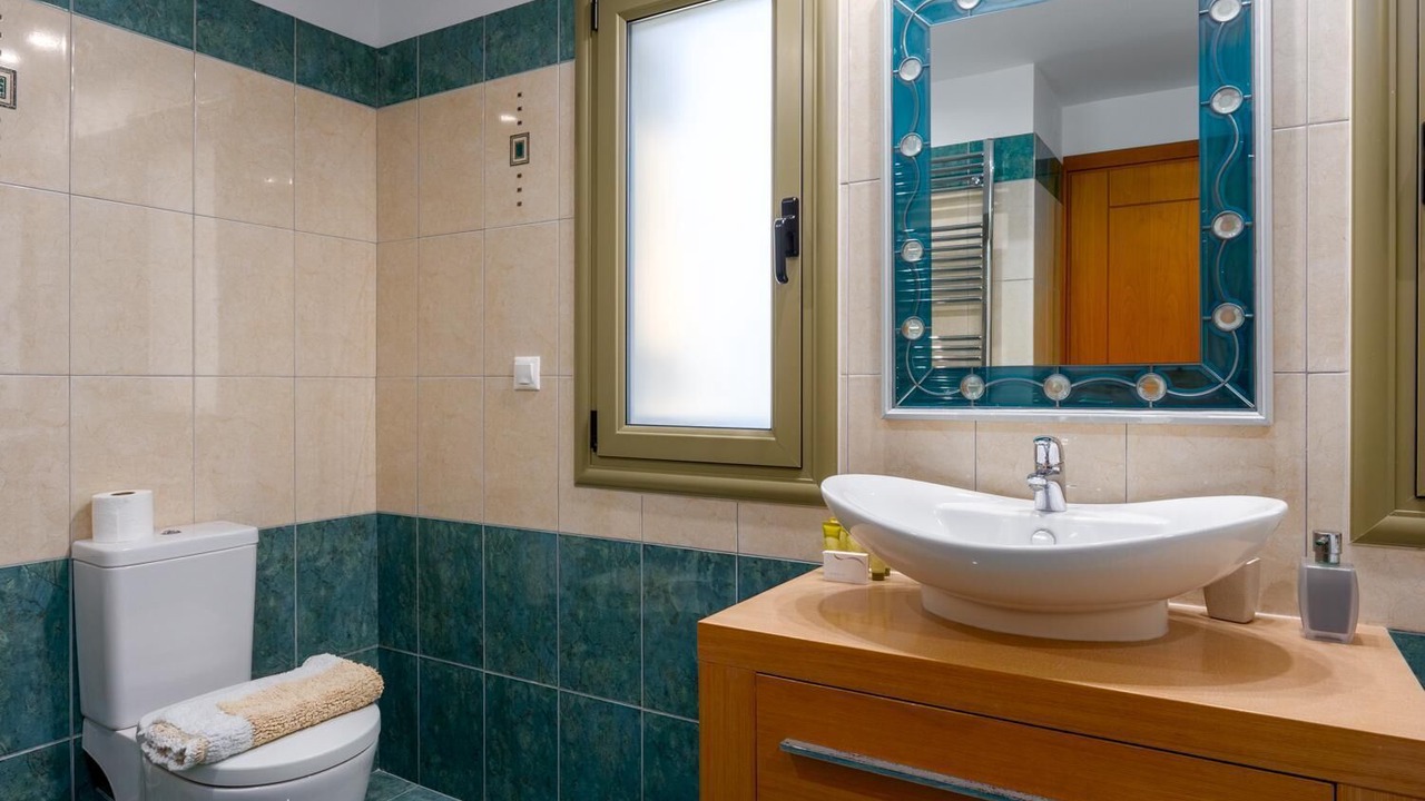 Photo of Bathroom in Mikros Gialos