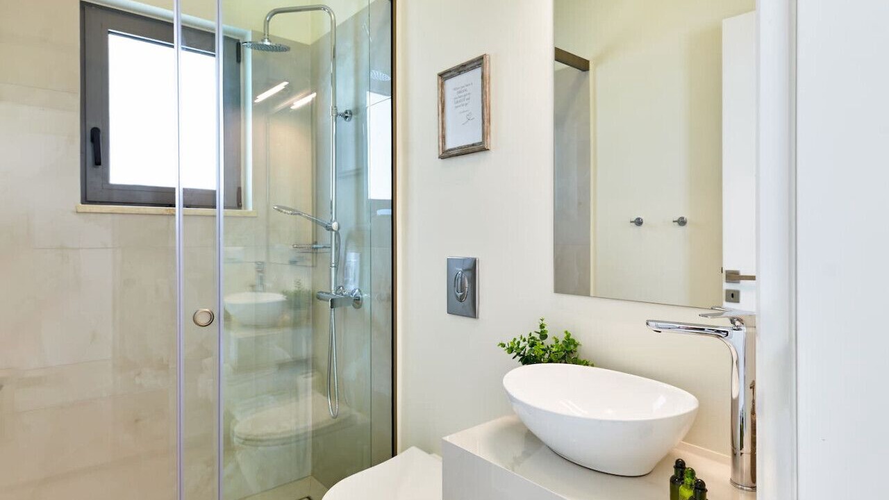Photo of Bathroom in Pyrgos Psilonerou