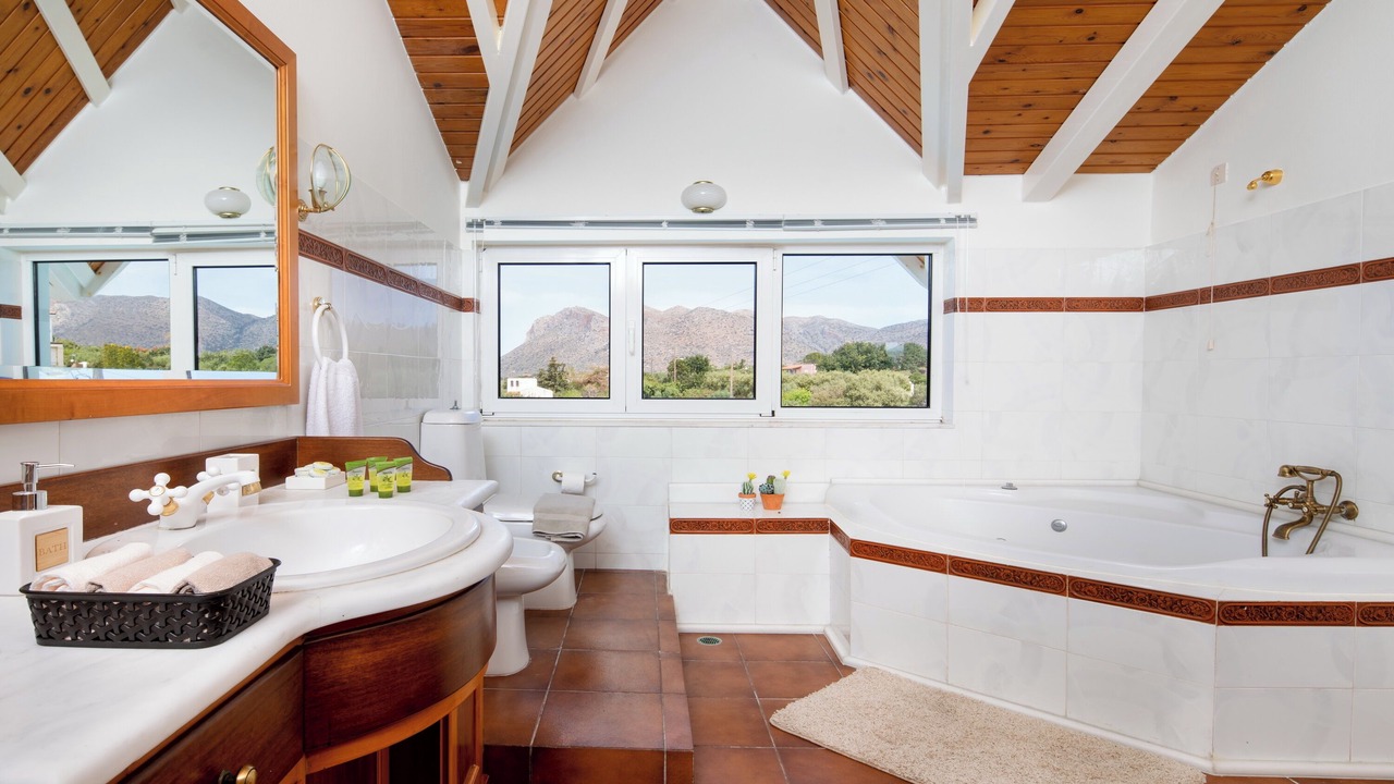 Photo of Bathroom in Chorafakia
