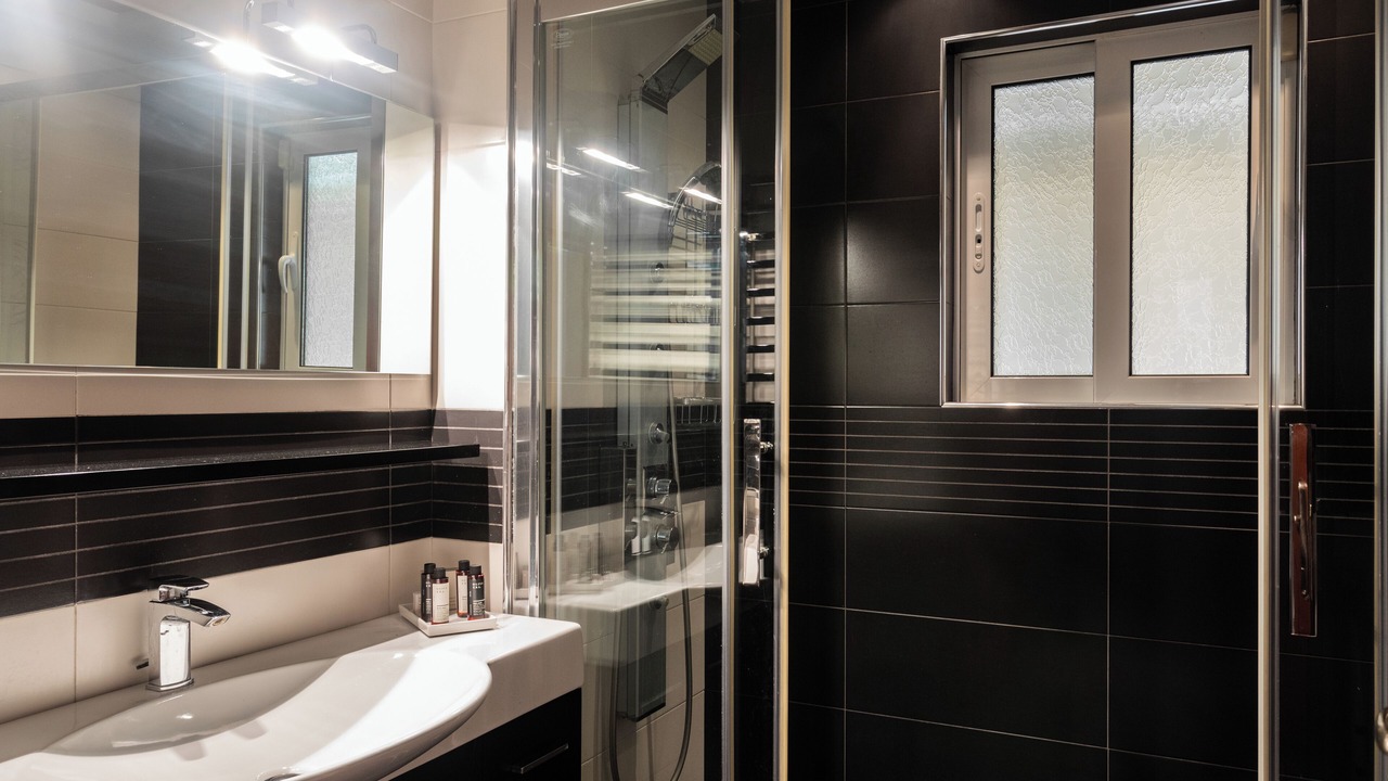Photo of Bathroom in Marousi
