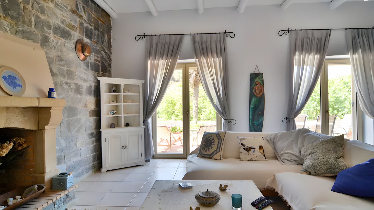 Photo of Livingroom in Andros