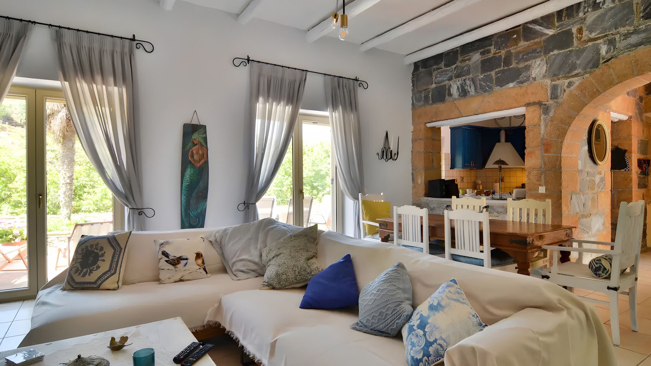Photo of Livingroom in Andros