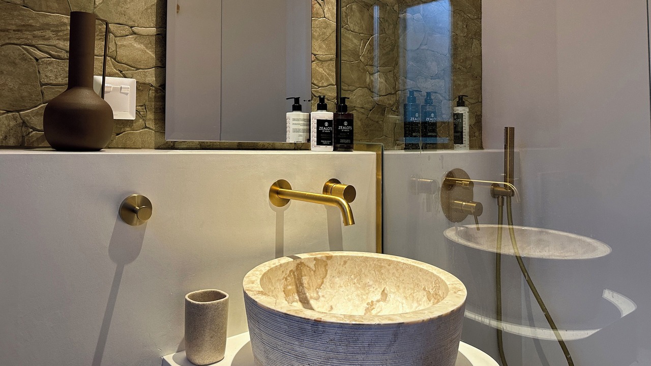Photo of Bathroom in Adamas