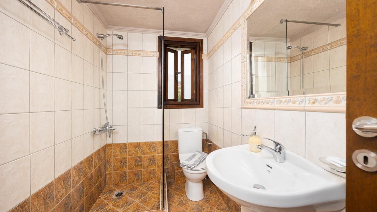 Photo of Bathroom in Lefktron