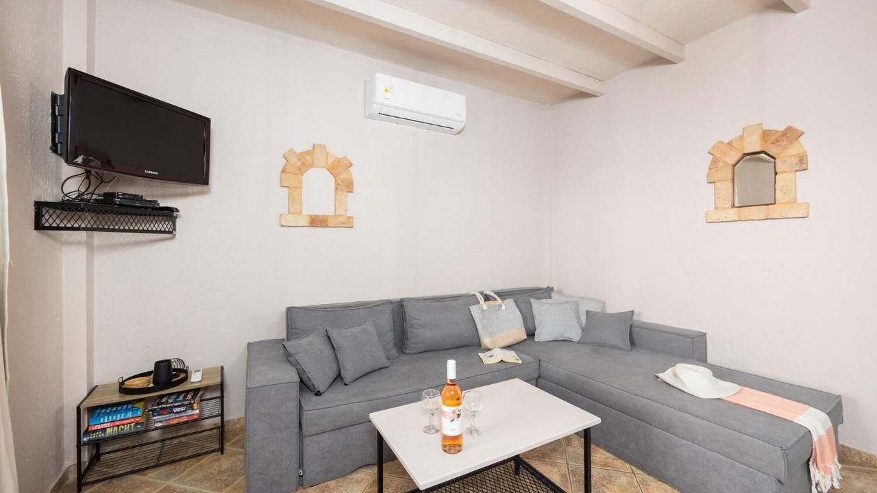 Photo of Bedroom in Lefktron