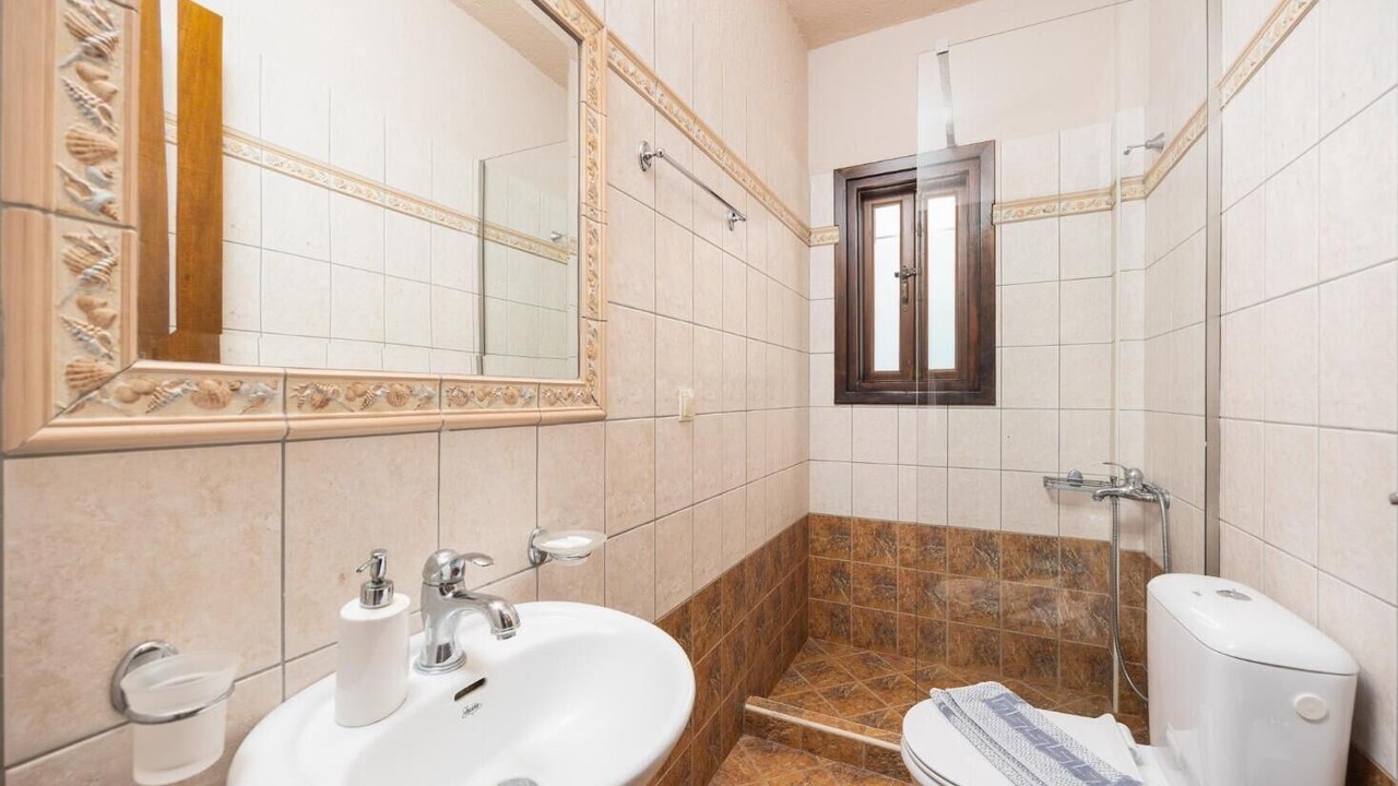 Photo of Bathroom in Lefktron
