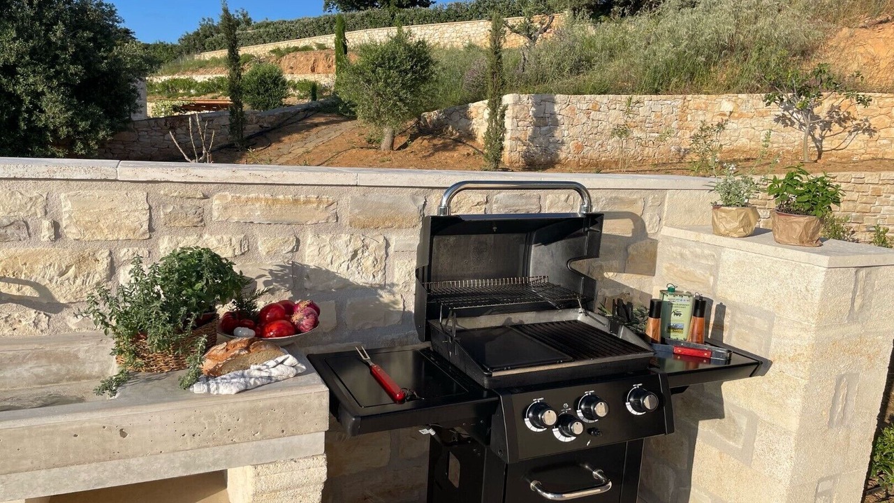 Photo of Outdoor in Monopari