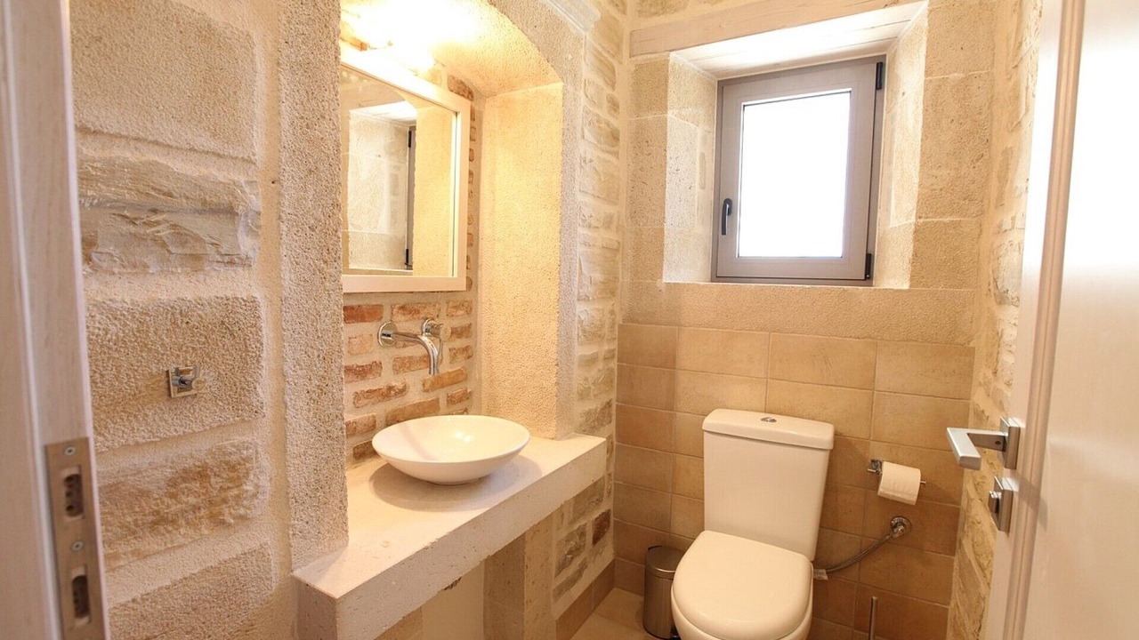 Photo of Bathroom in Atsipópoulon