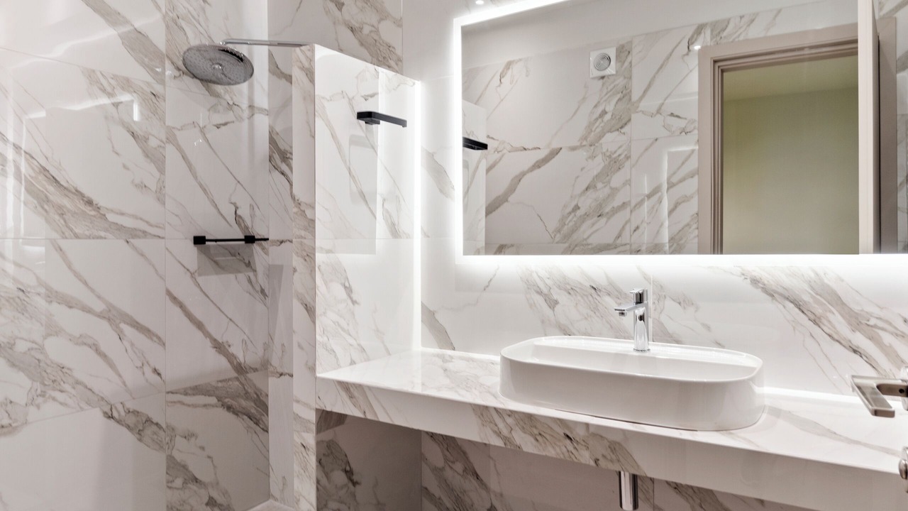 Photo of Bathroom in Paleopolis