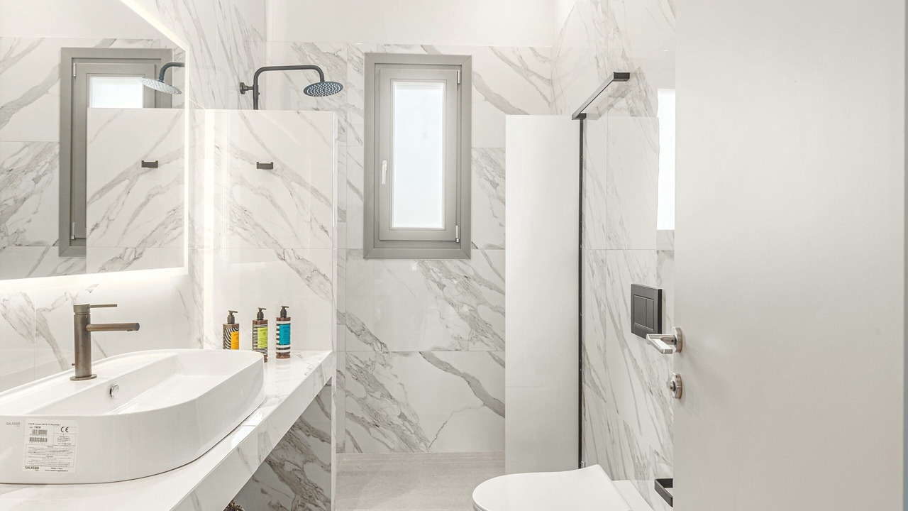 Photo of Bathroom in Paleopolis