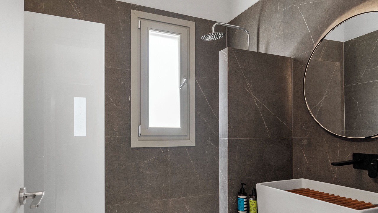 Photo of Bathroom in Paleopolis