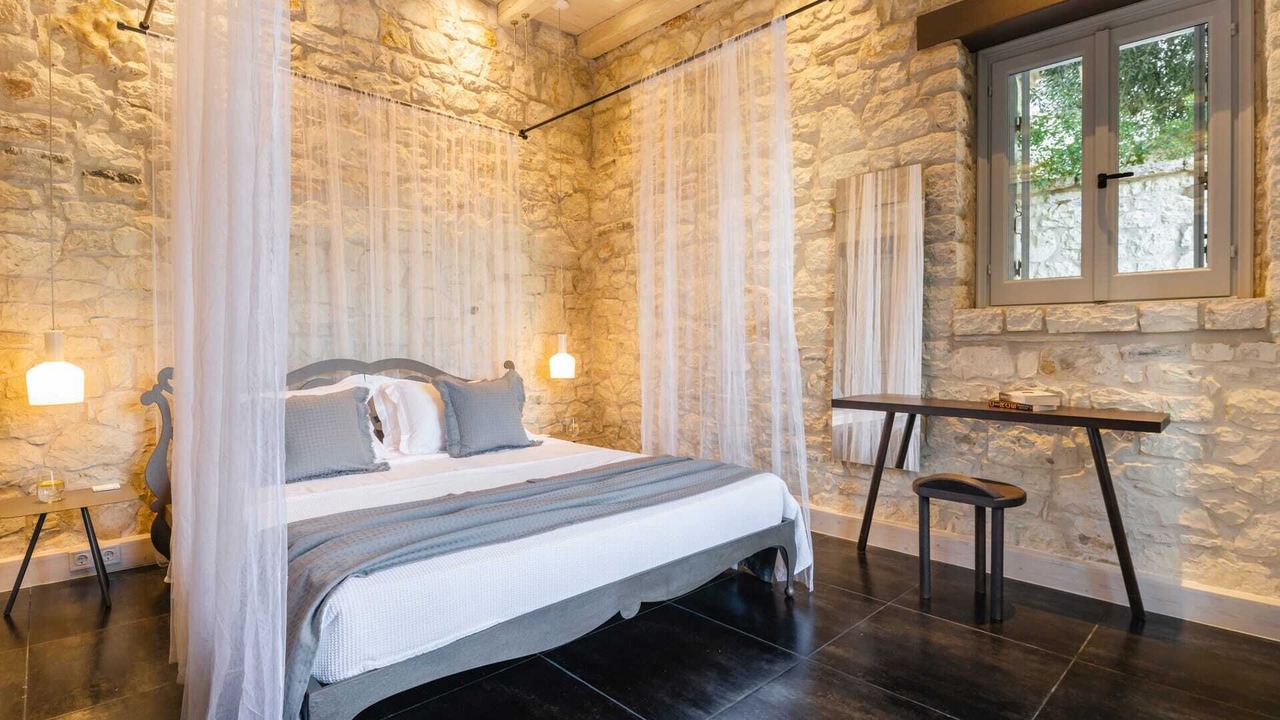 Photo of Bedroom in Peroulion
