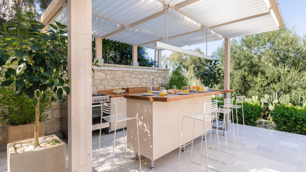 Photo of Outdoor in Peroulion