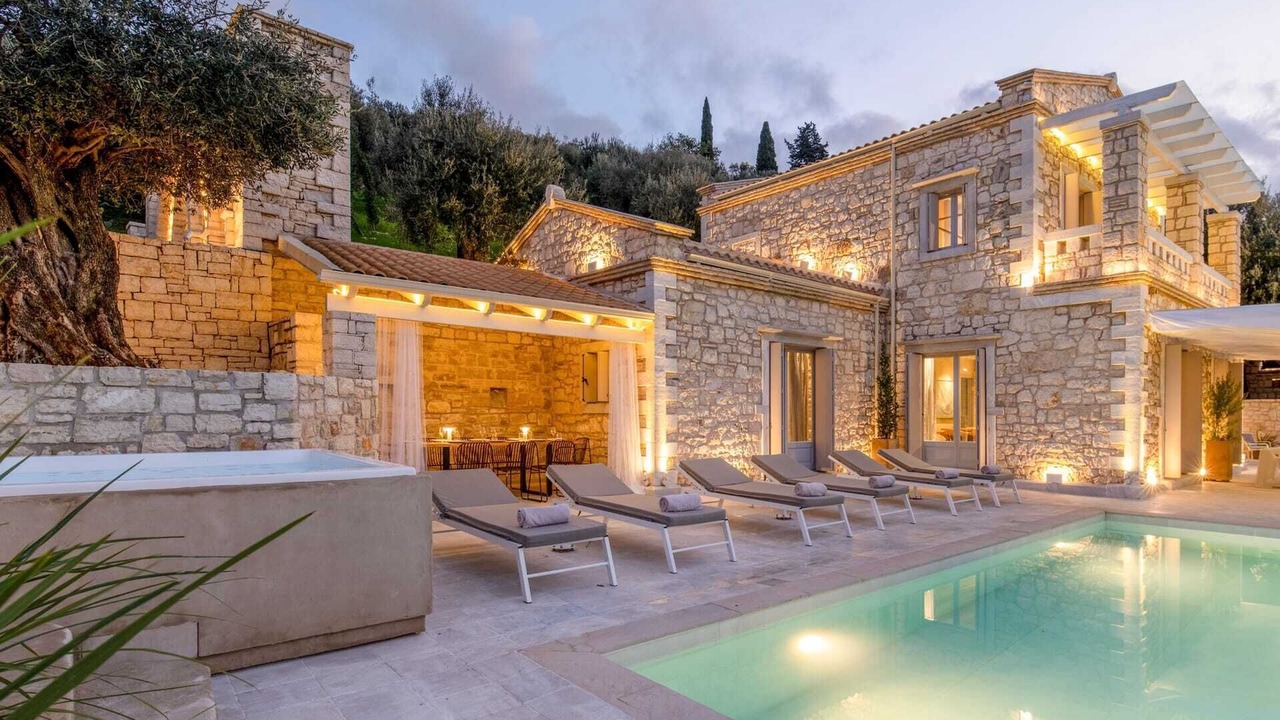 Photo of Outdoor in Peroulion