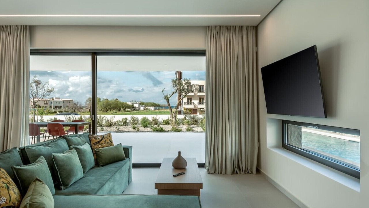 Photo of Livingroom in Pyrgos Psilonerou