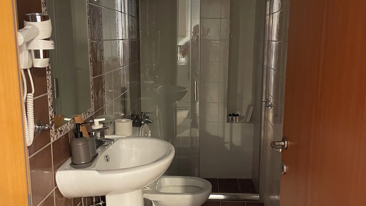 Photo of Bathroom in Larissa