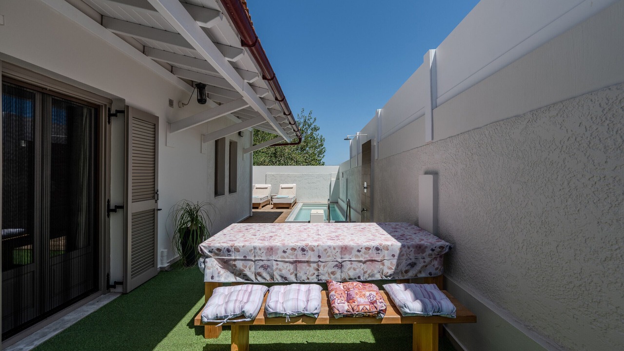Photo of Outdoor in Platanes