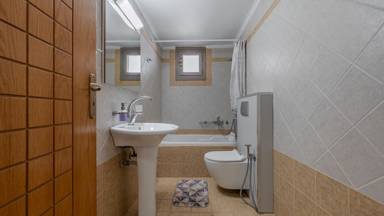 Photo of Bathroom in Platanes