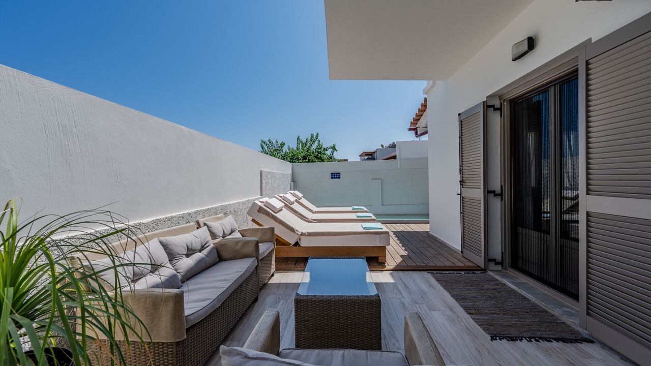 Photo of Patio Balcony in Platanes