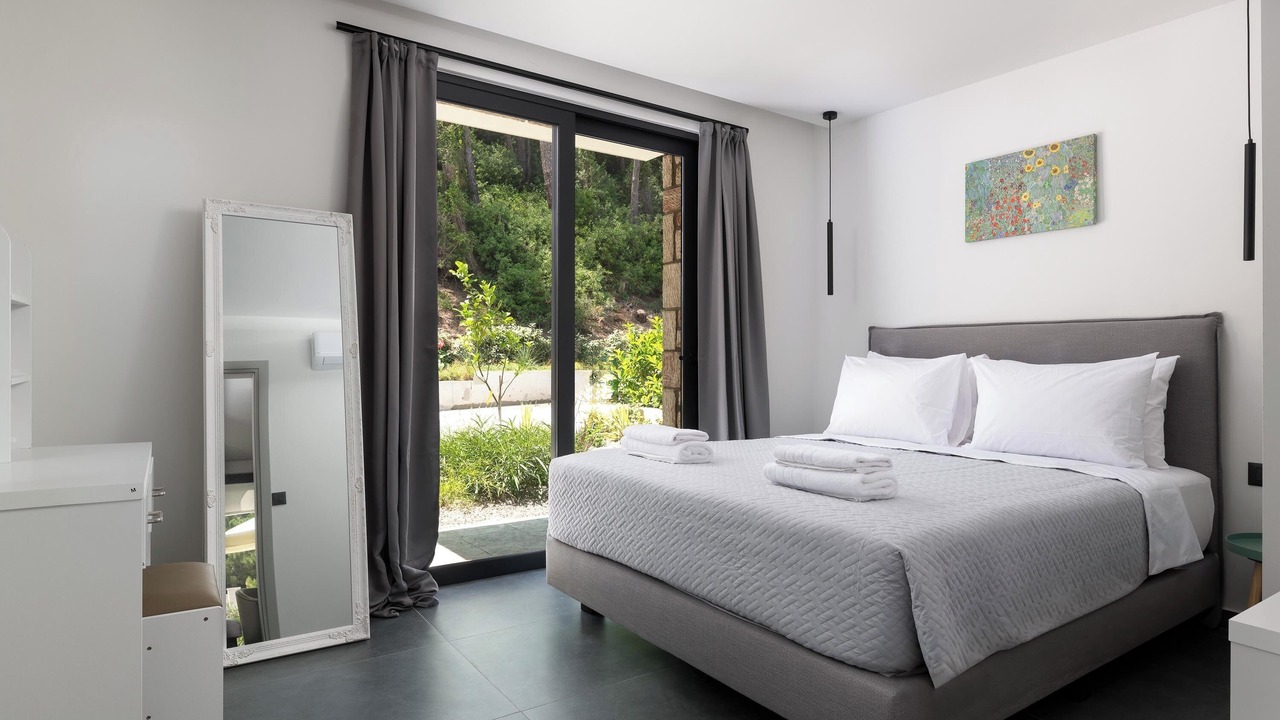 Photo of Bedroom in Asgourou