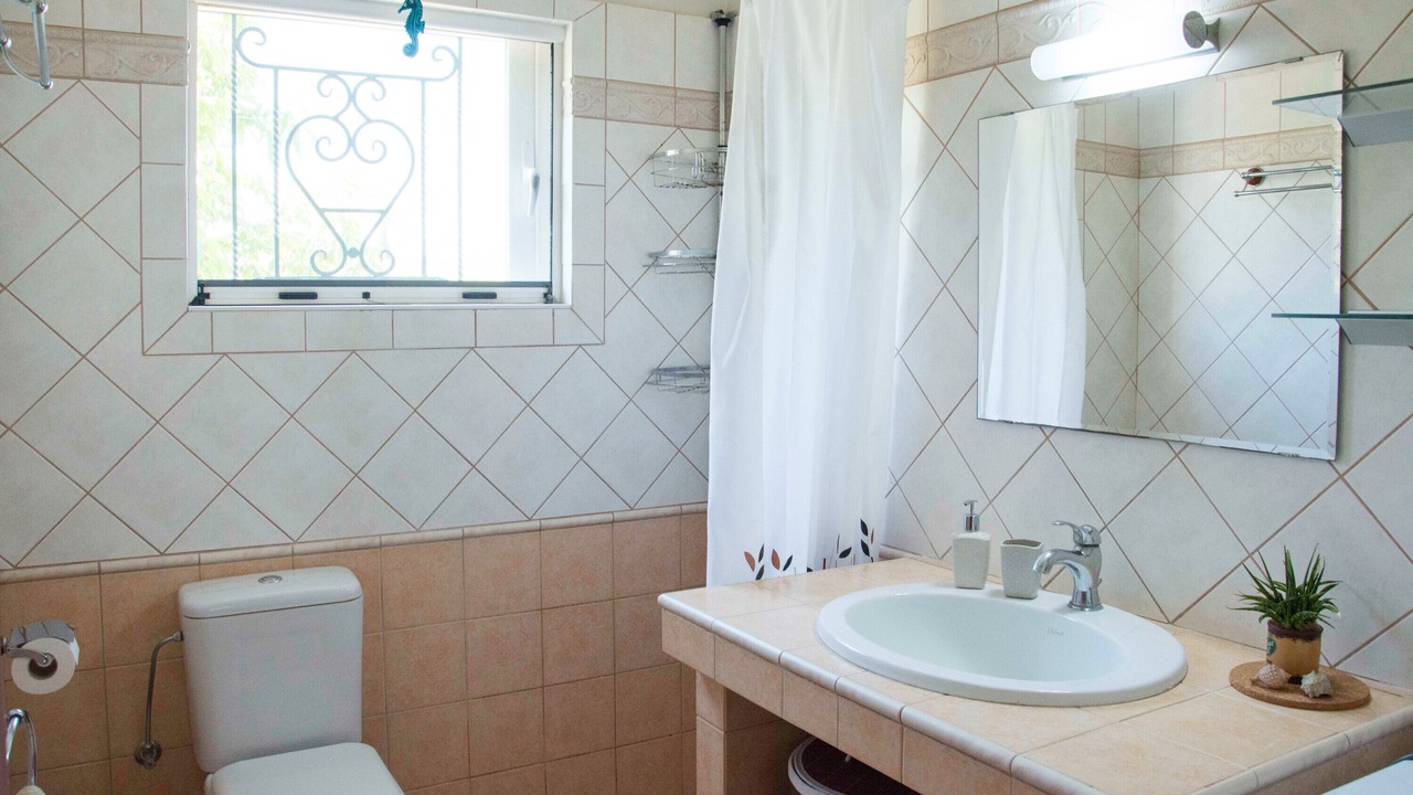 Photo of Bathroom in Molos