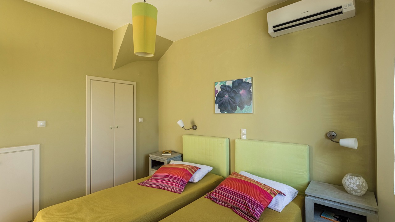 Photo of Bedroom in Lefktron