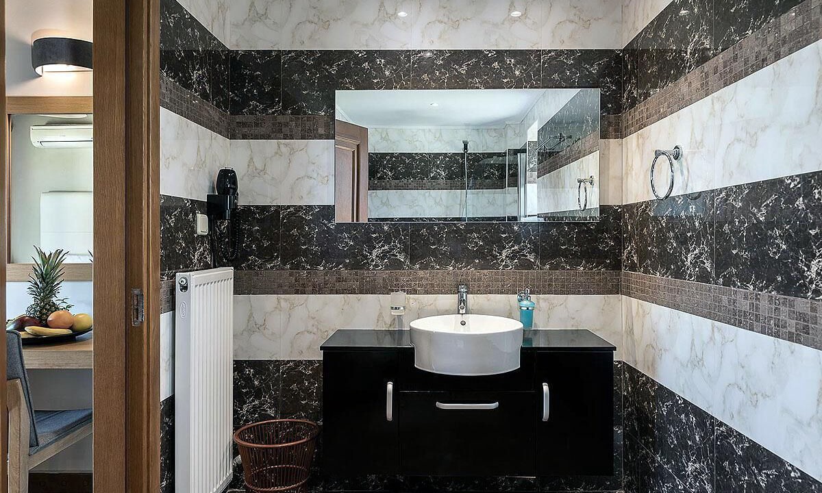 Photo of Bathroom in Platanias Town