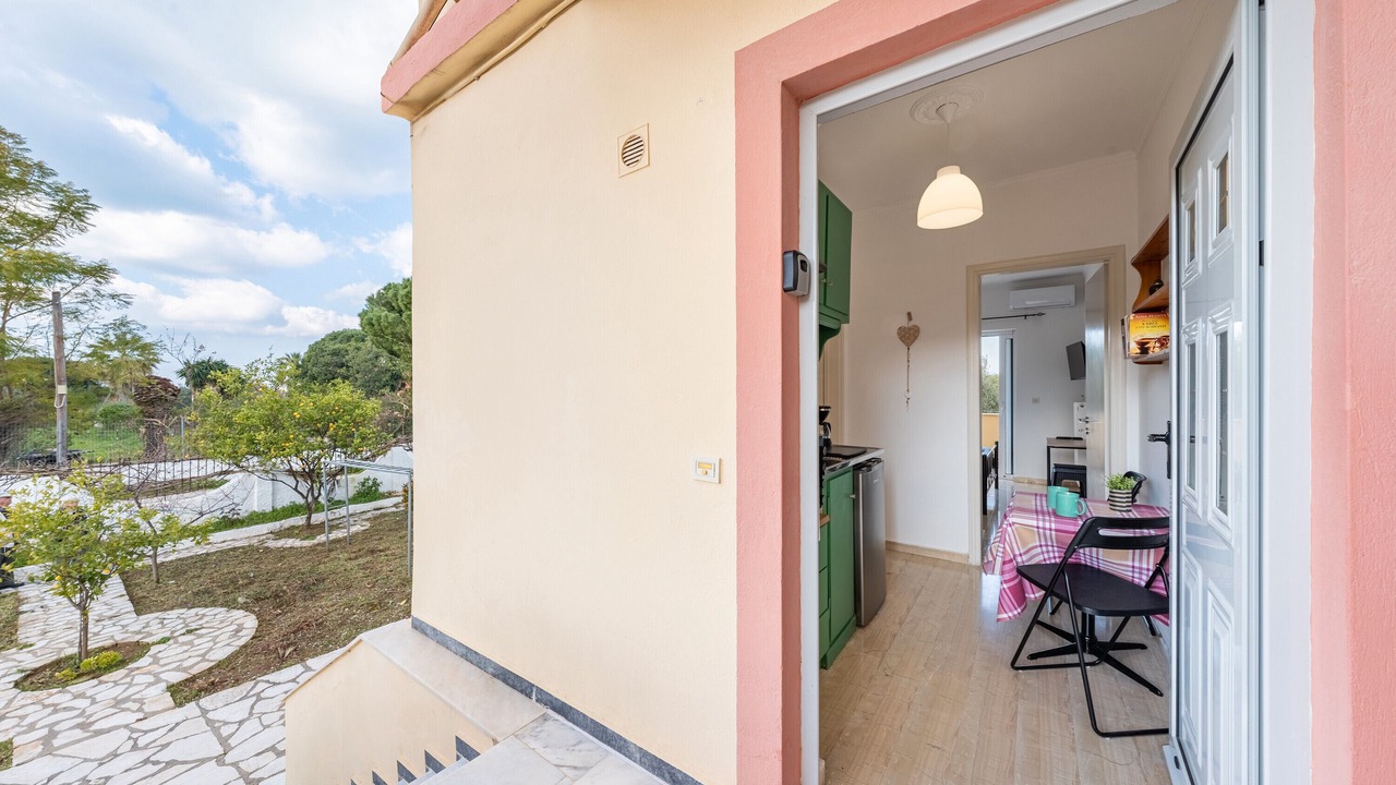 Photo of Patio Balcony in Almiros Beach