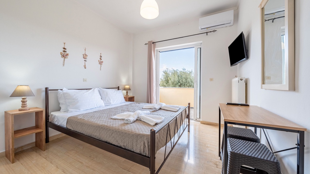 Photo of Bedroom in Almiros Beach