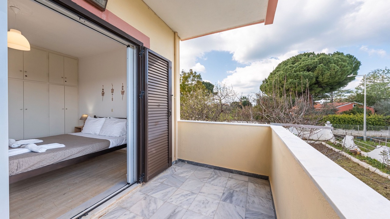 Photo of Bedroom in Almiros Beach