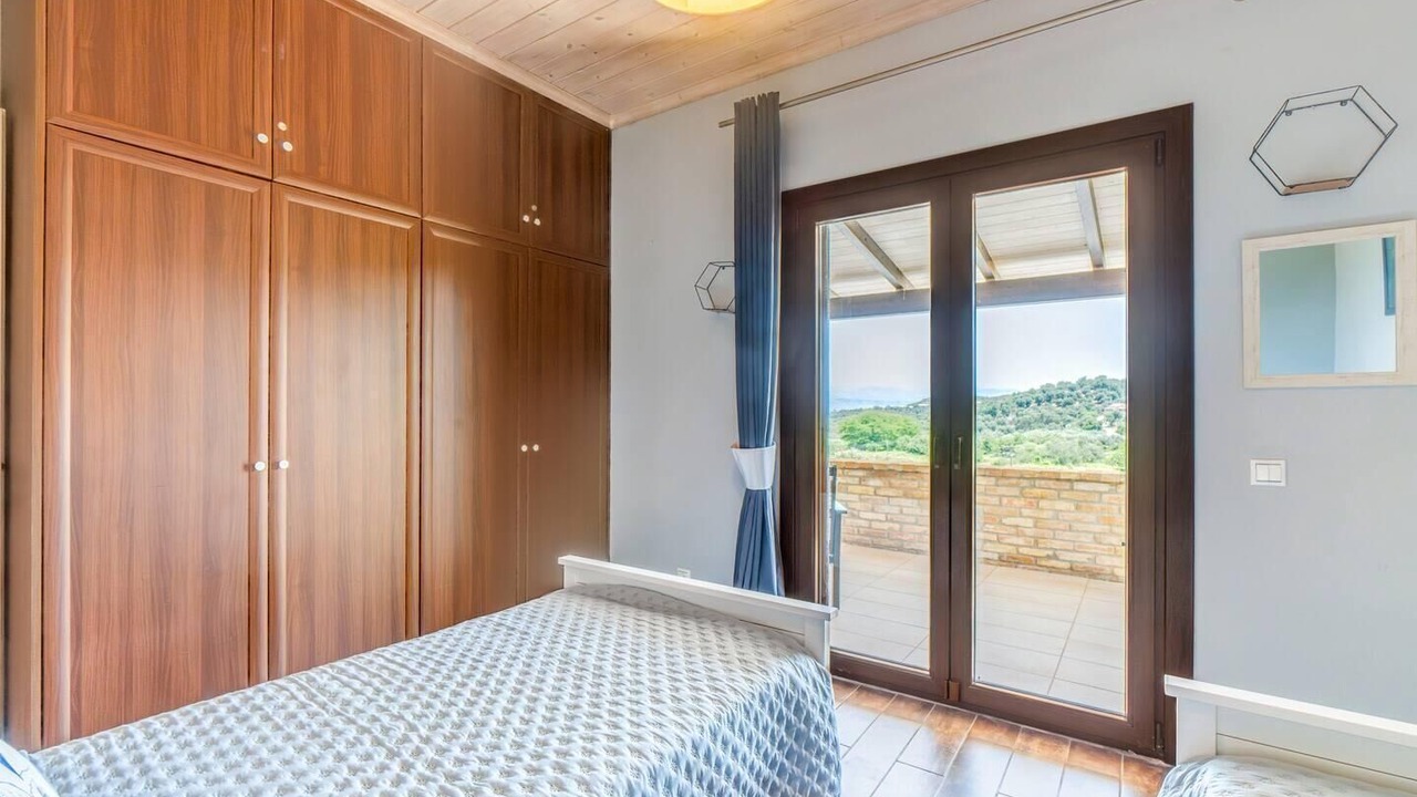 Photo of Bedroom in Peroulion