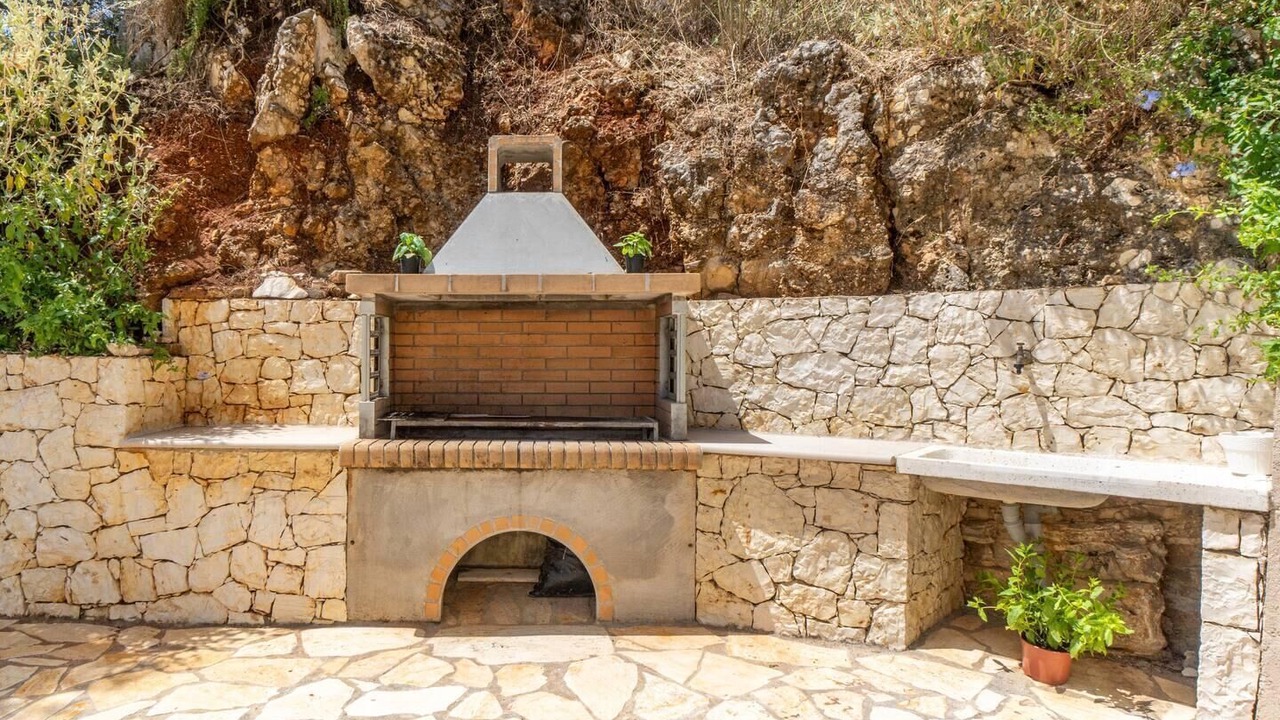 Photo of Outdoor in Peroulion