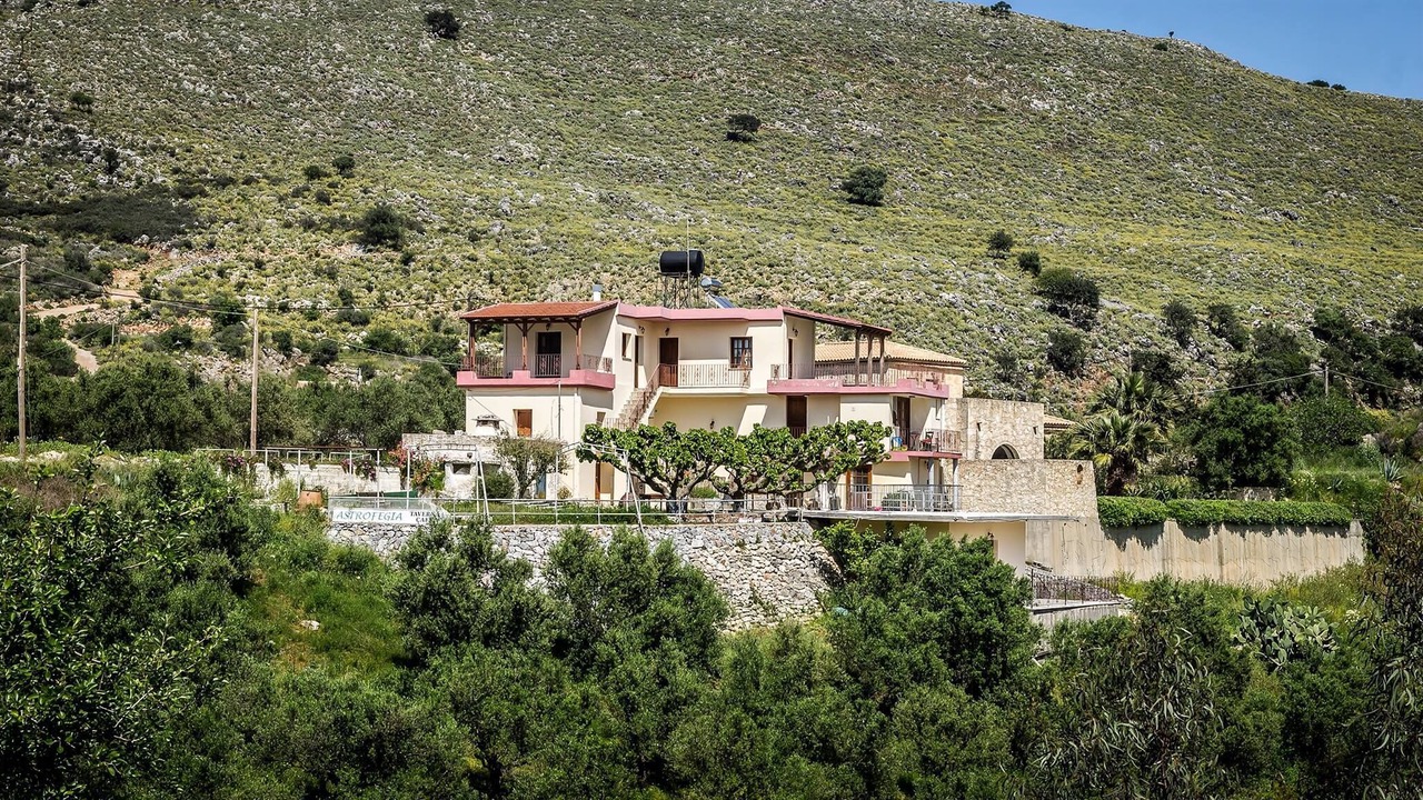 Photo of Outdoor in Exopoli