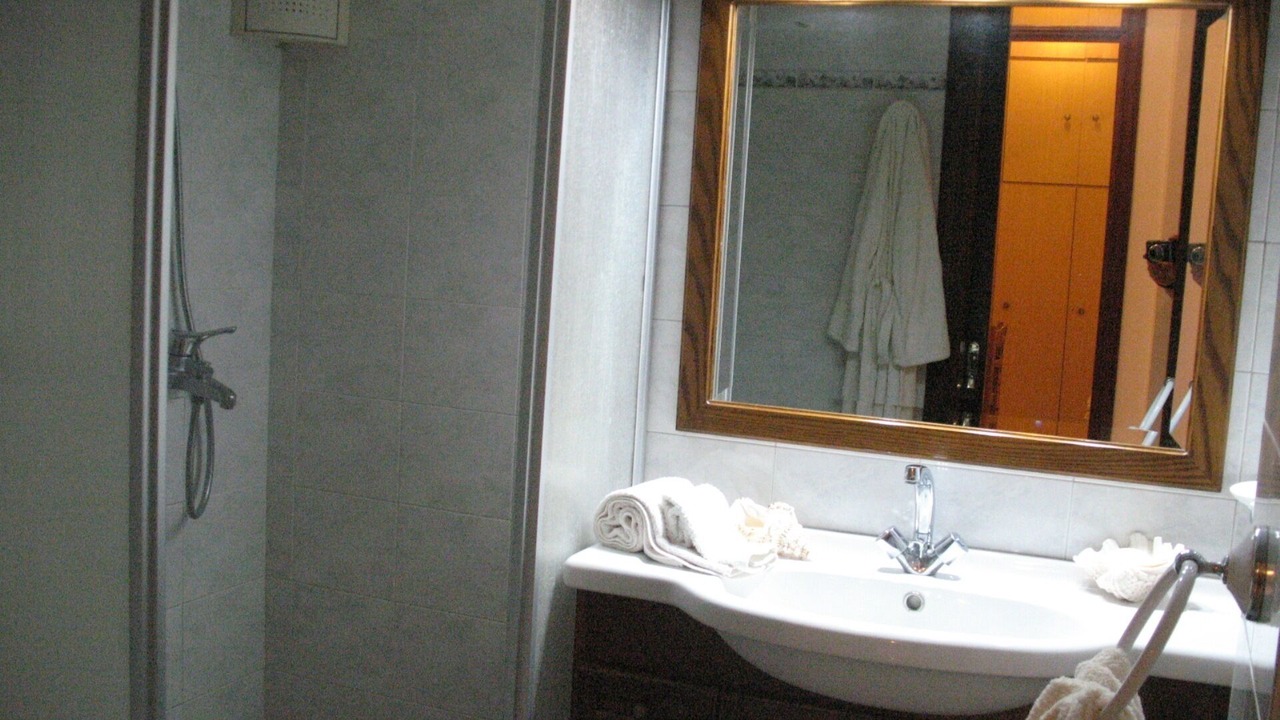 Photo of Bathroom in Keratsini-Drapetsona
