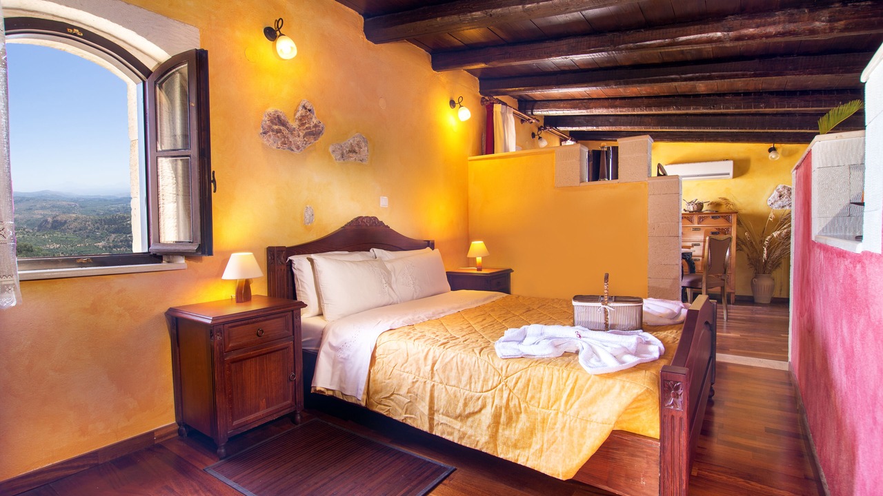 Photo of Bedroom in Samonas