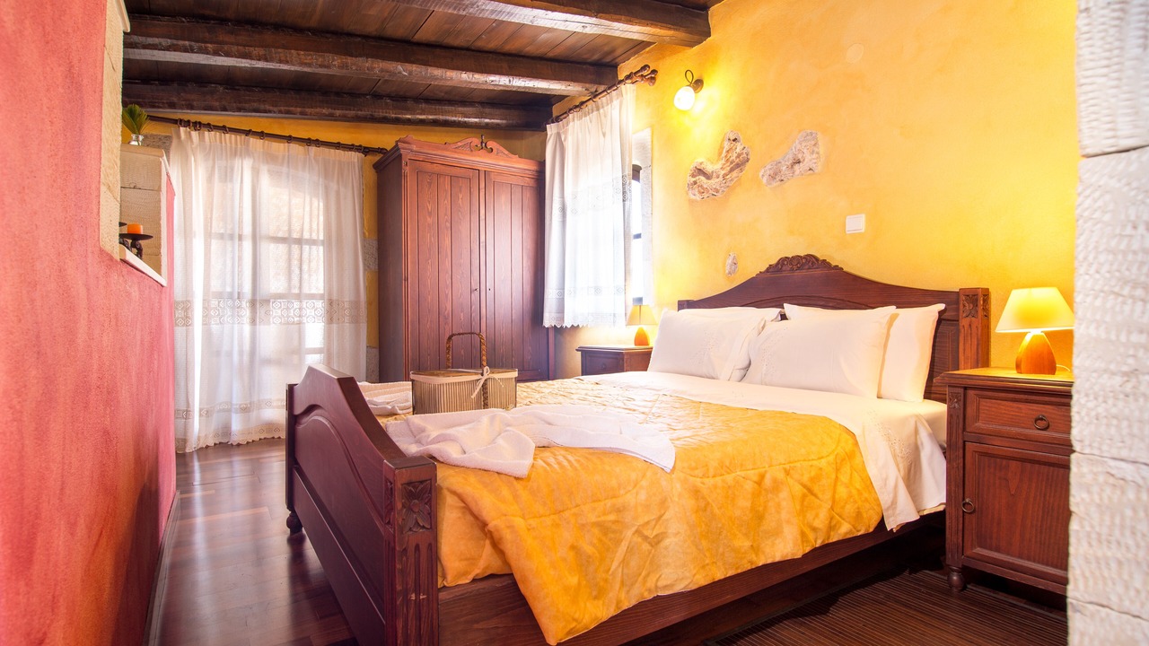Photo of Bedroom in Samonas