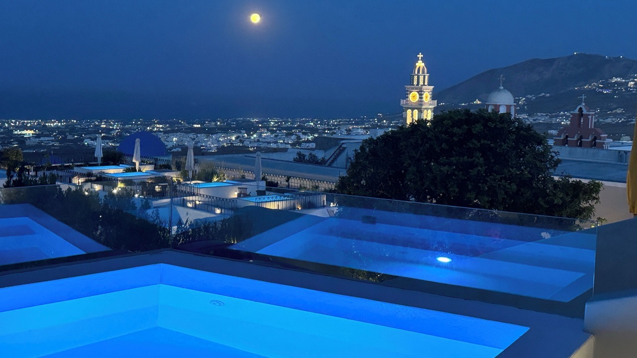 Photo of Others in Fira