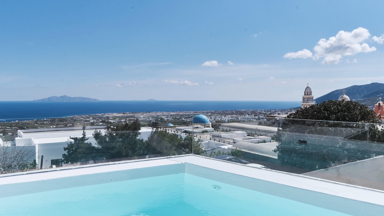 Photo of Others in Fira