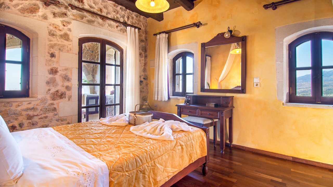 Photo of Bedroom in Samonas