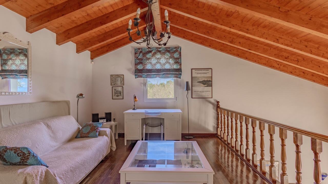Photo of Livingroom in Melikia