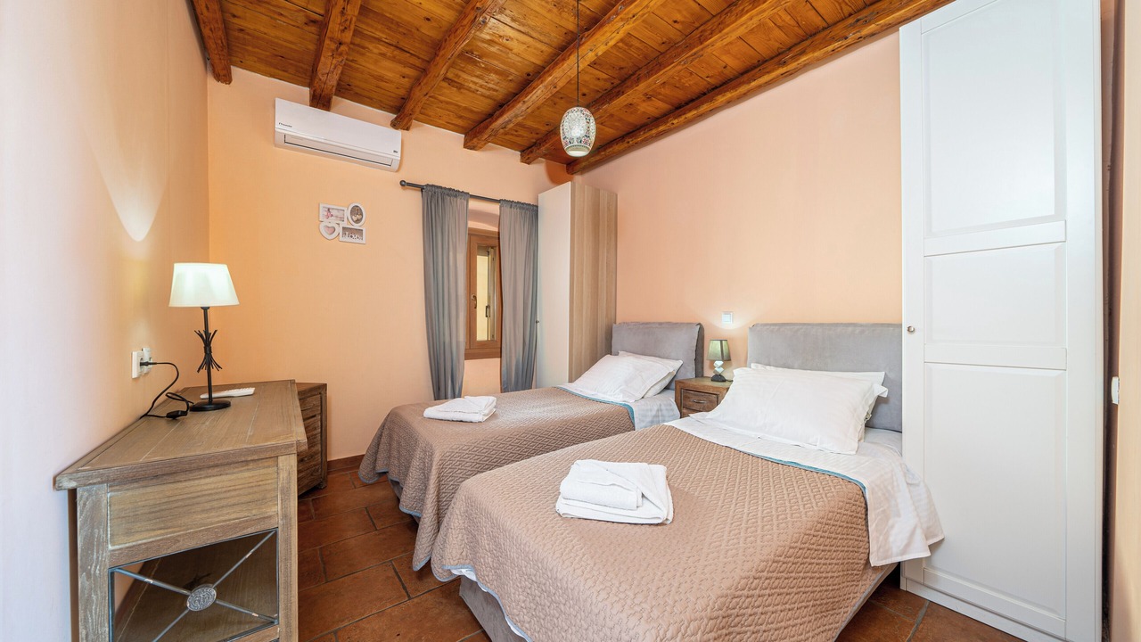 Photo of Bedroom in Tselendata