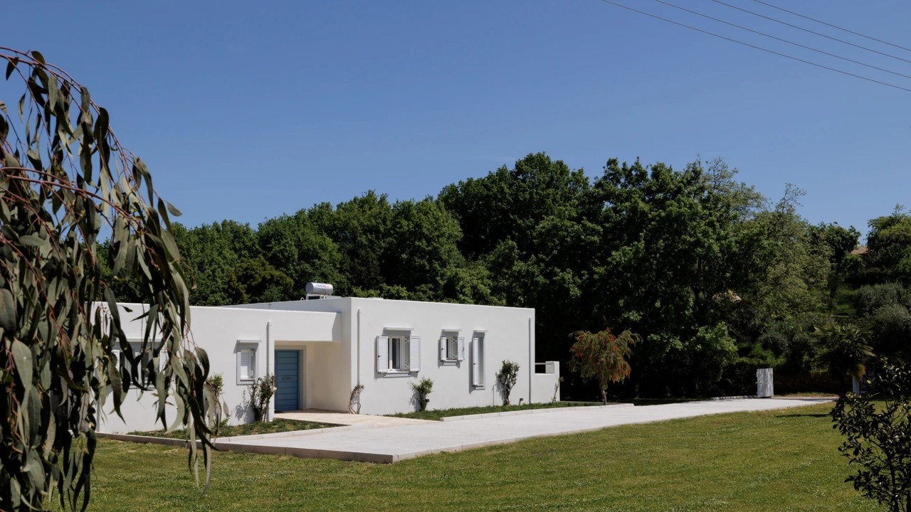 Photo of Outdoor in Petaleia