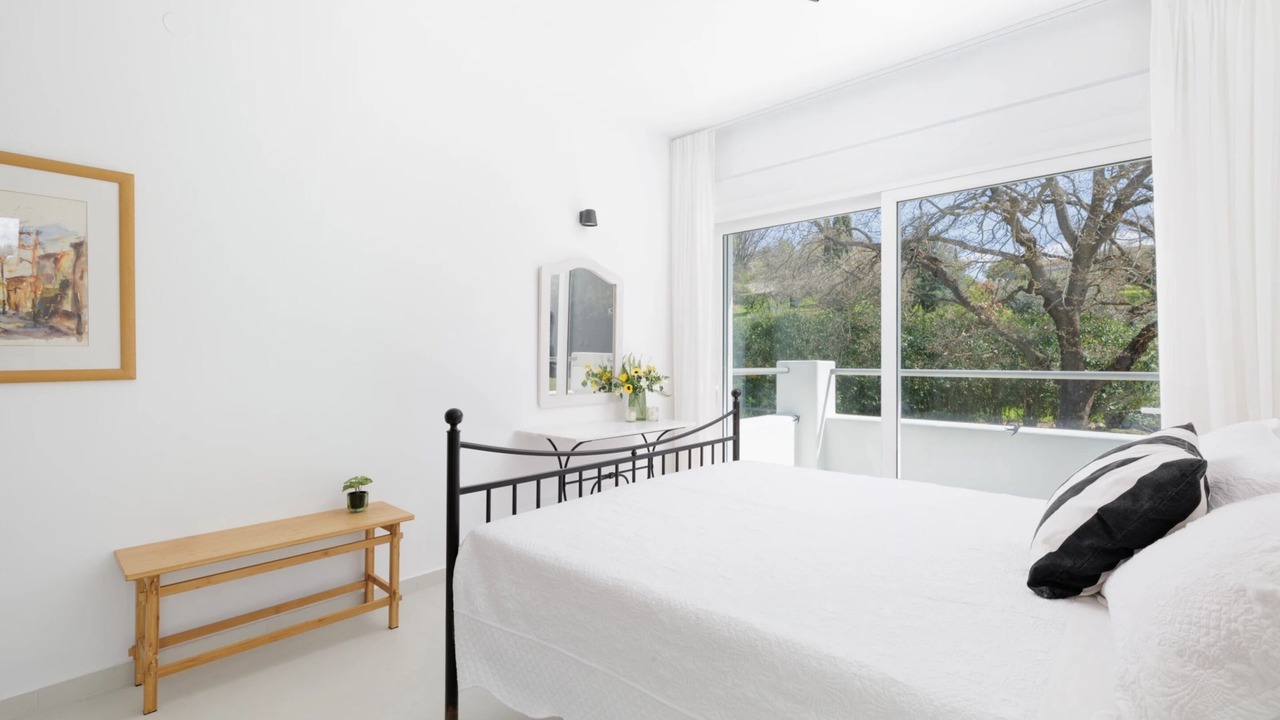Photo of Bedroom in Petaleia