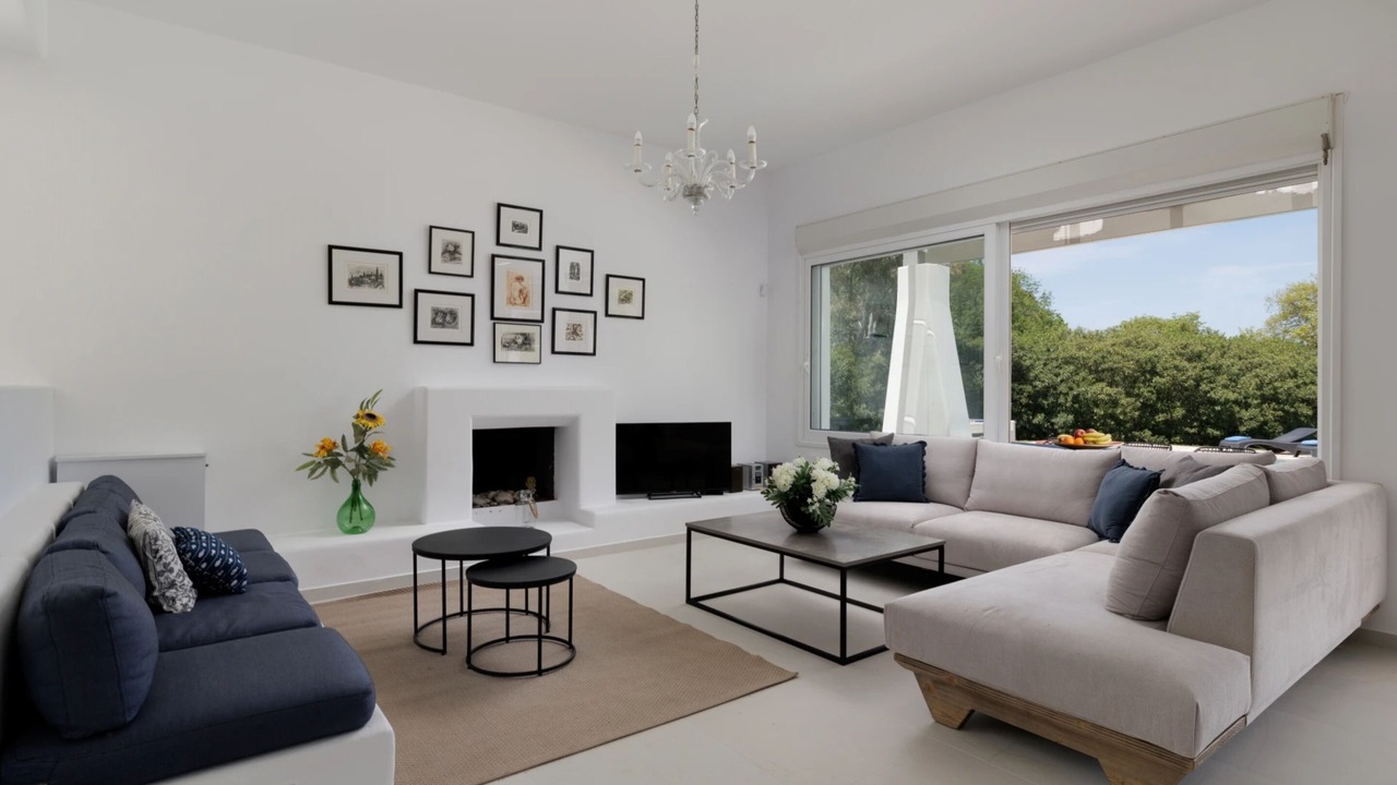 Photo of Livingroom in Petaleia