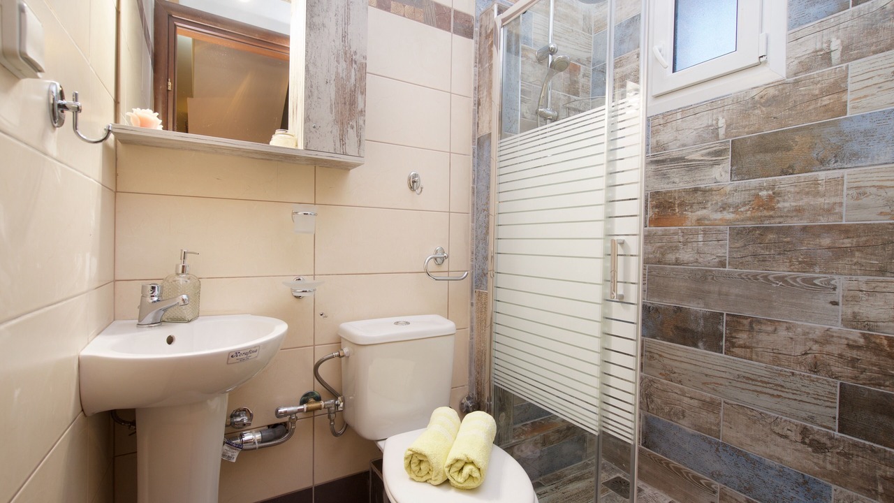 Photo of Bathroom in Katapodata